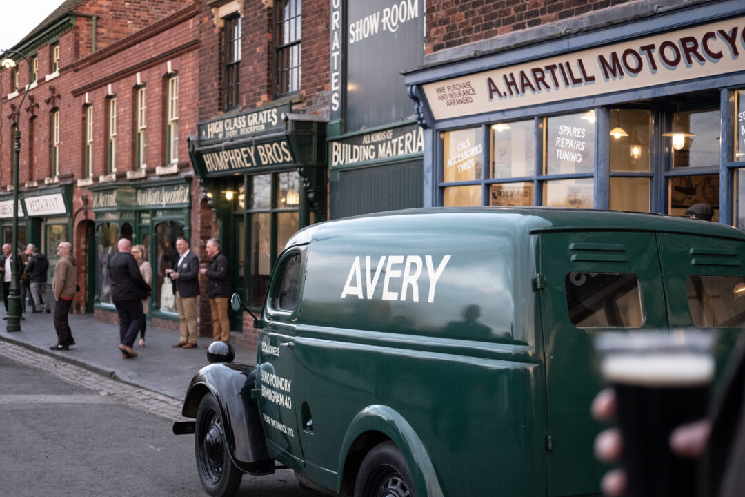 holden's bottling black country